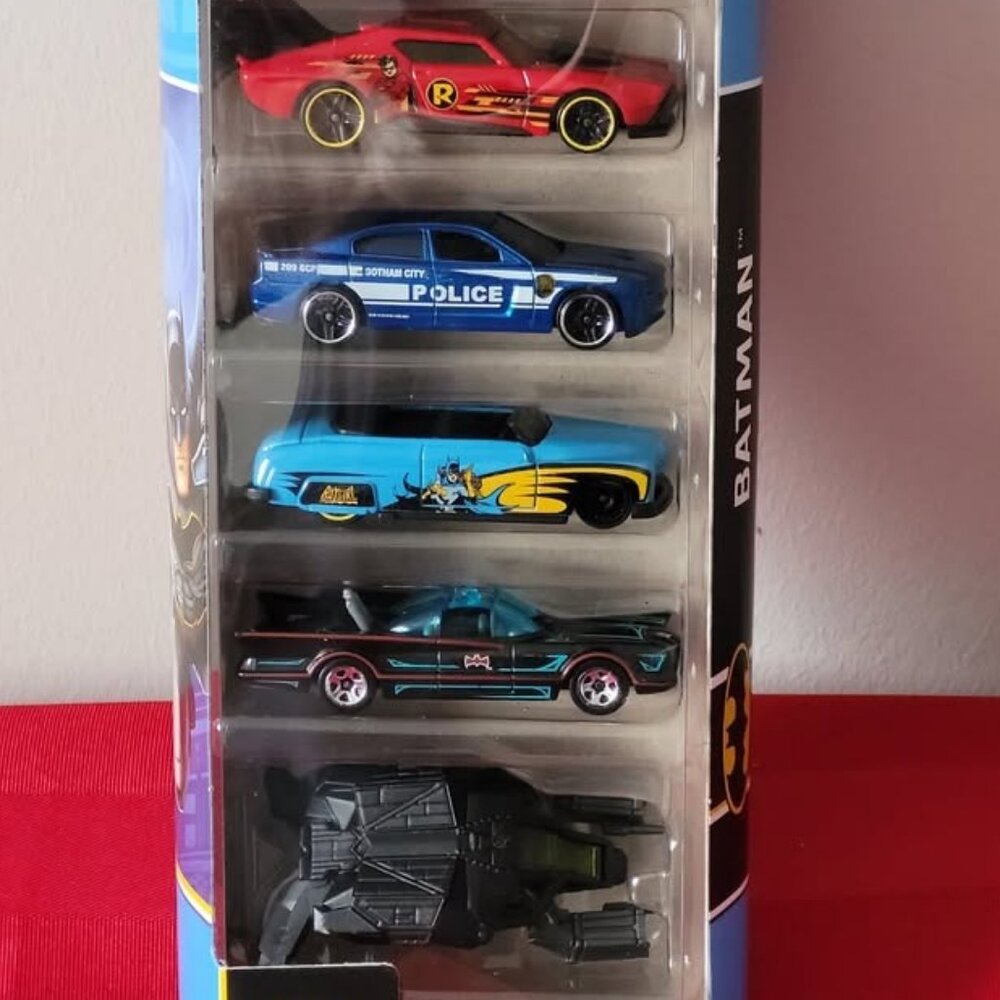 2022 HOT WHEELS, BATMAN COLLECTION, MINT IN THE PACKAGE!!!